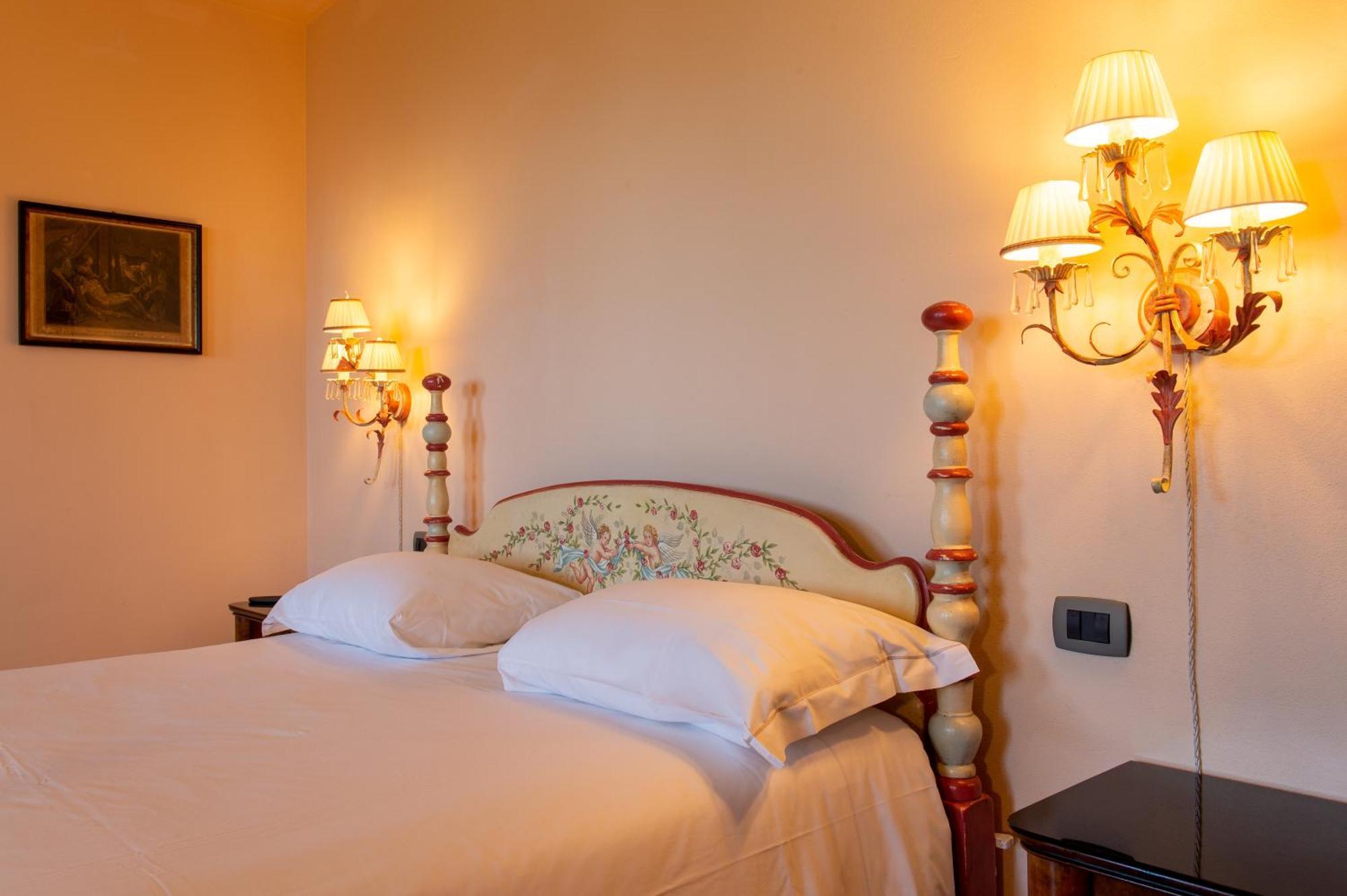 Borgo I Tre Baroni - Spa Suites & Resort Poppi Δωμάτιο φωτογραφία
